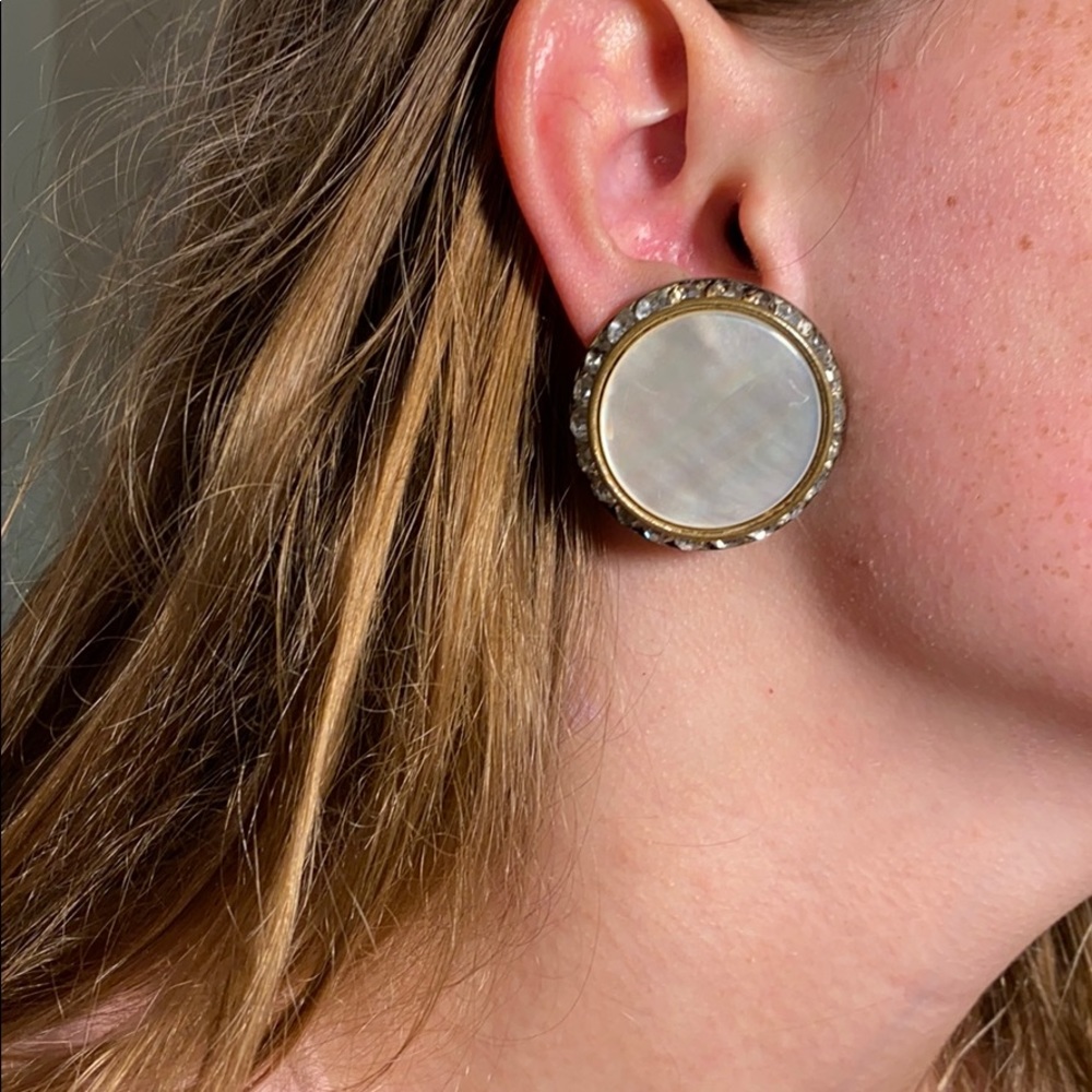 🦋 Mother Pearl vintage clip on earrings - Picture 3 of 3